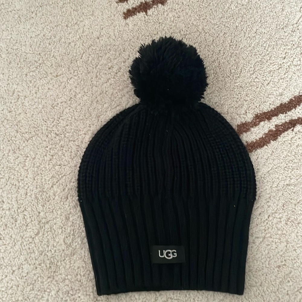 UGG pompom beanje